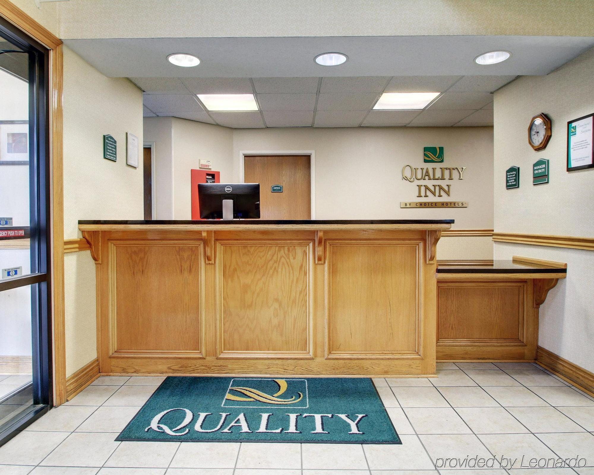 Columbia Inn & Suites Luaran gambar