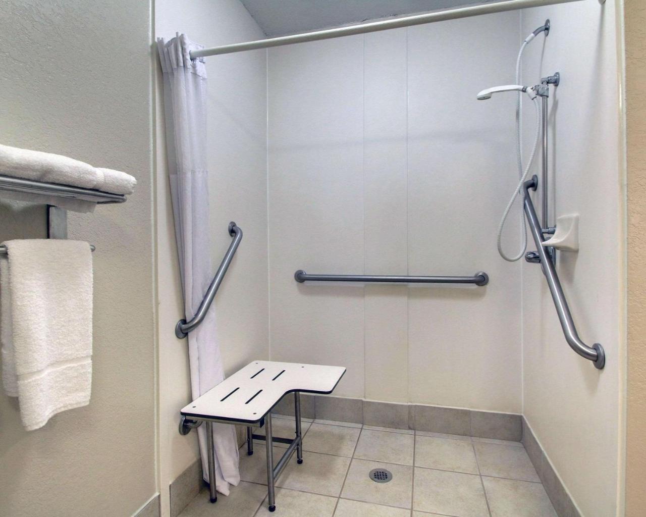 Columbia Inn & Suites Luaran gambar